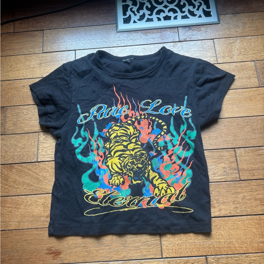 (BOGO) Urban Outfitters Black Graphic Tee with Tiger Design